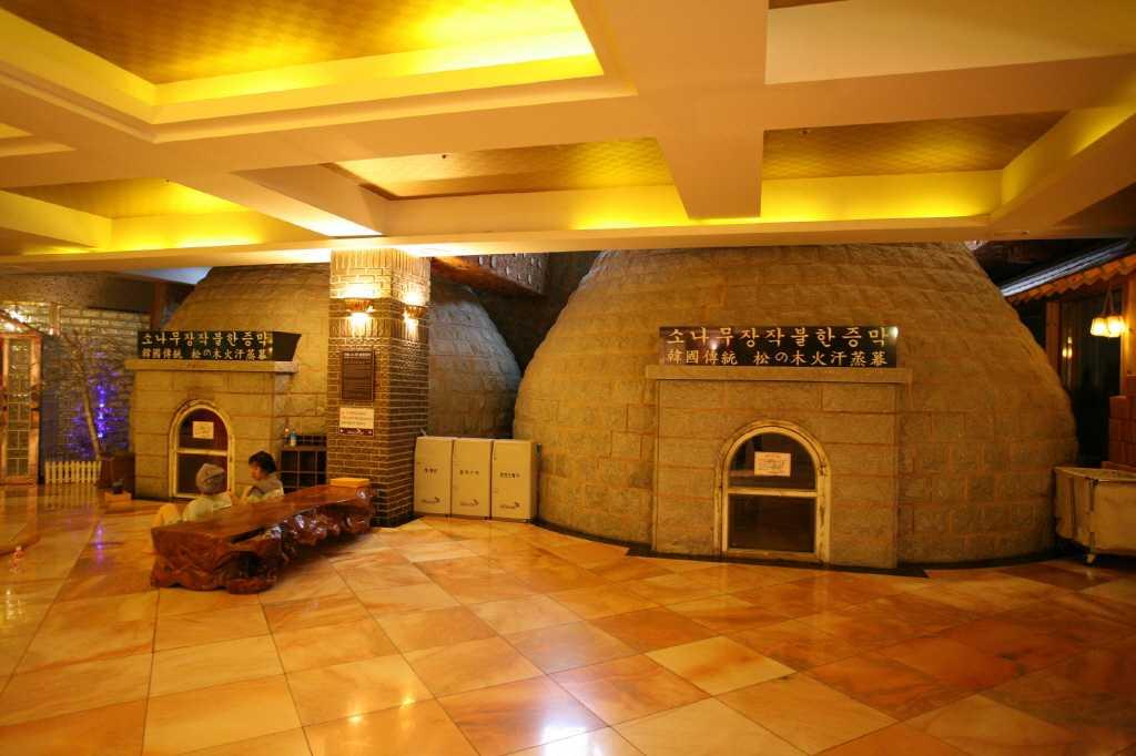 Korean jjimjilbang spa experience